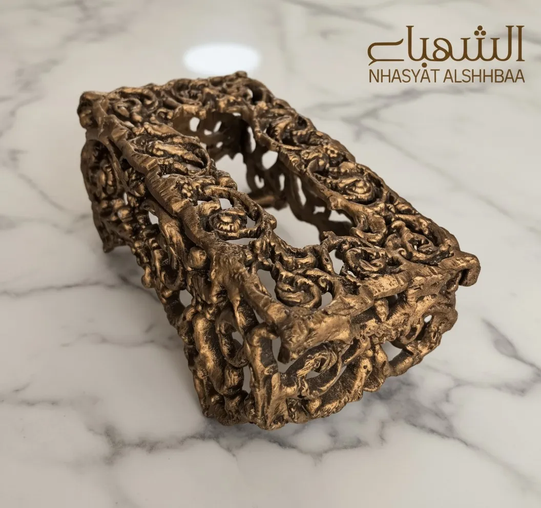 علبة مناديل نحاسية بنقوش تراثية